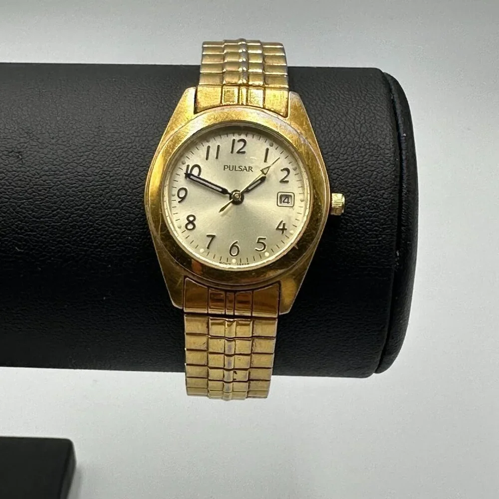 Pulsar Watch Women Gold Tone Round Easy To Read Dial Date Window